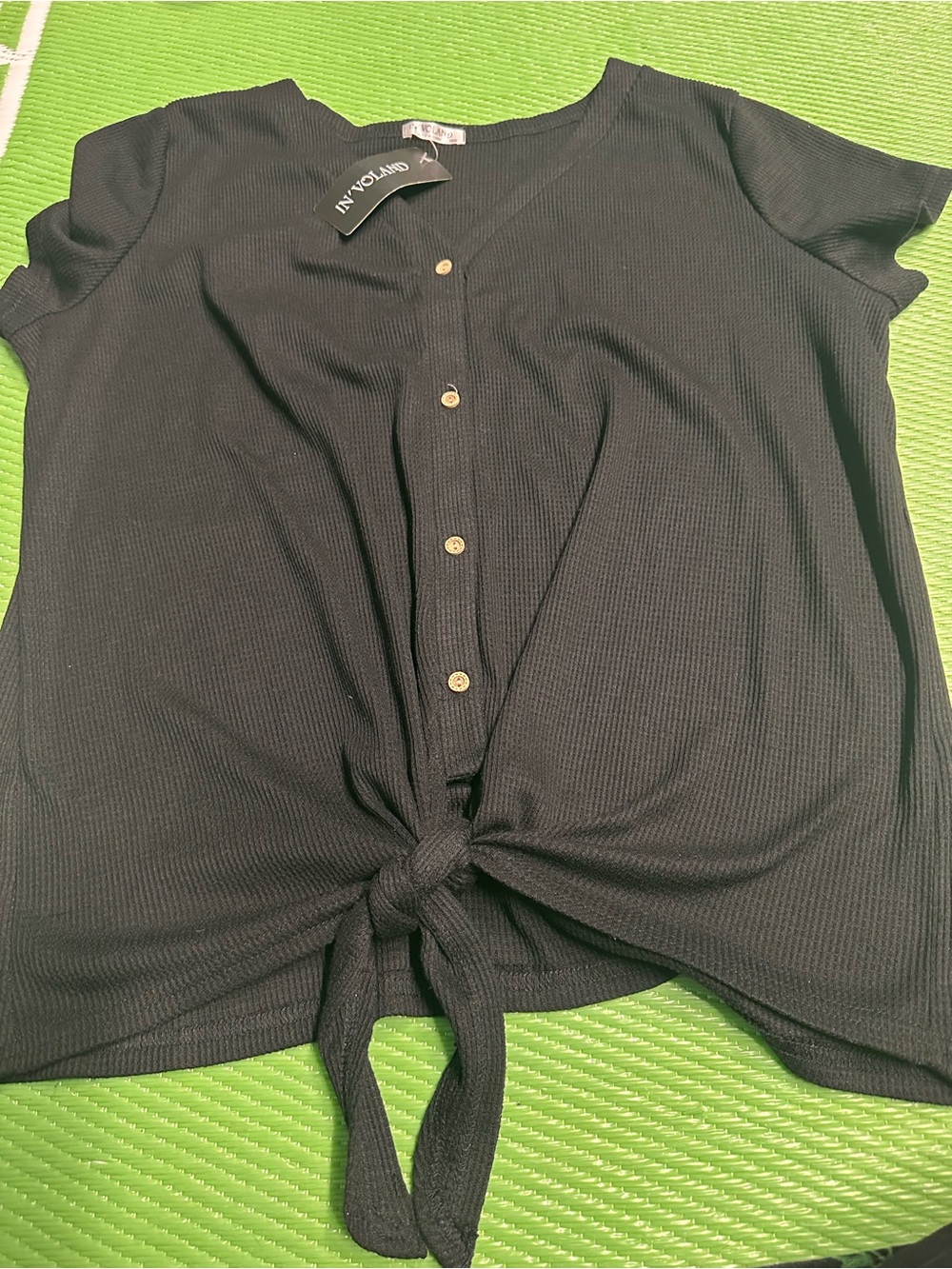 Casual Black Short-Sleeve Button-Down Tie Hem Top